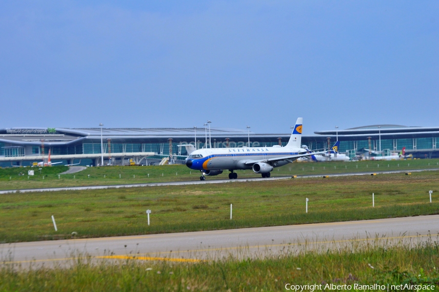 Lufthansa Airbus A321-231 (D-AIDV) | Photo 648101