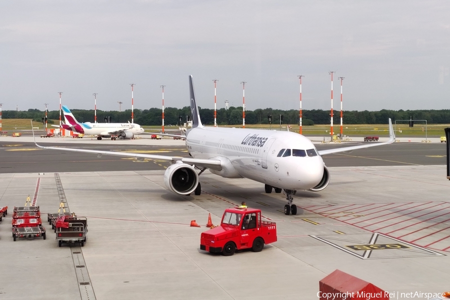 Lufthansa Airbus A321-271NX (D-AIEA) | Photo 457316
