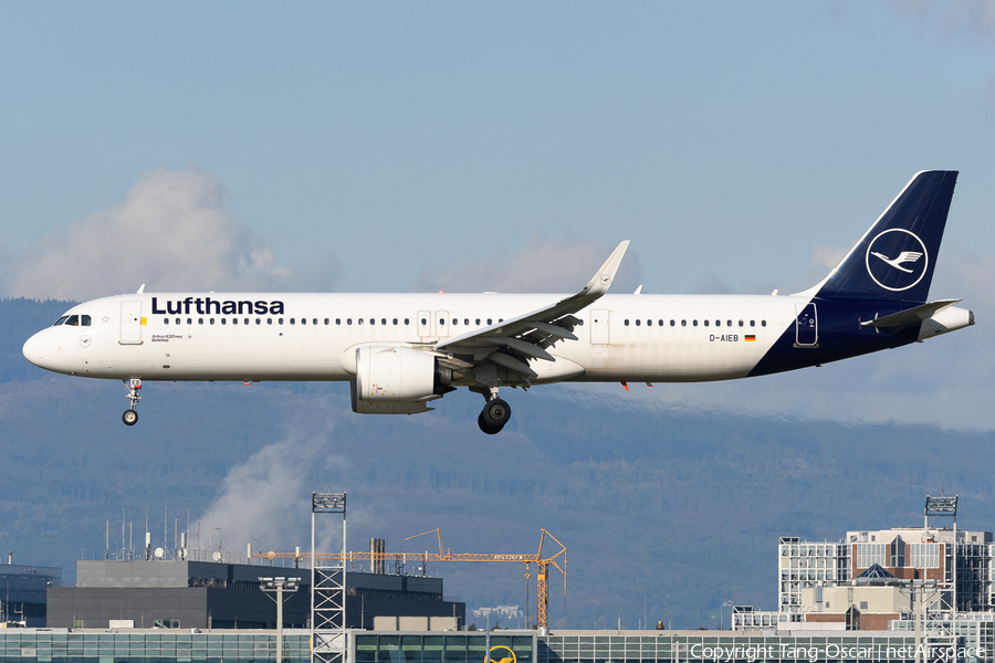 Lufthansa Airbus A321-271NX (D-AIEB) | Photo 551473