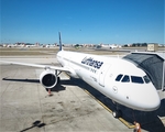 Lufthansa Airbus A321-271NX (D-AIEB) at  Lisbon - Portela, Portugal