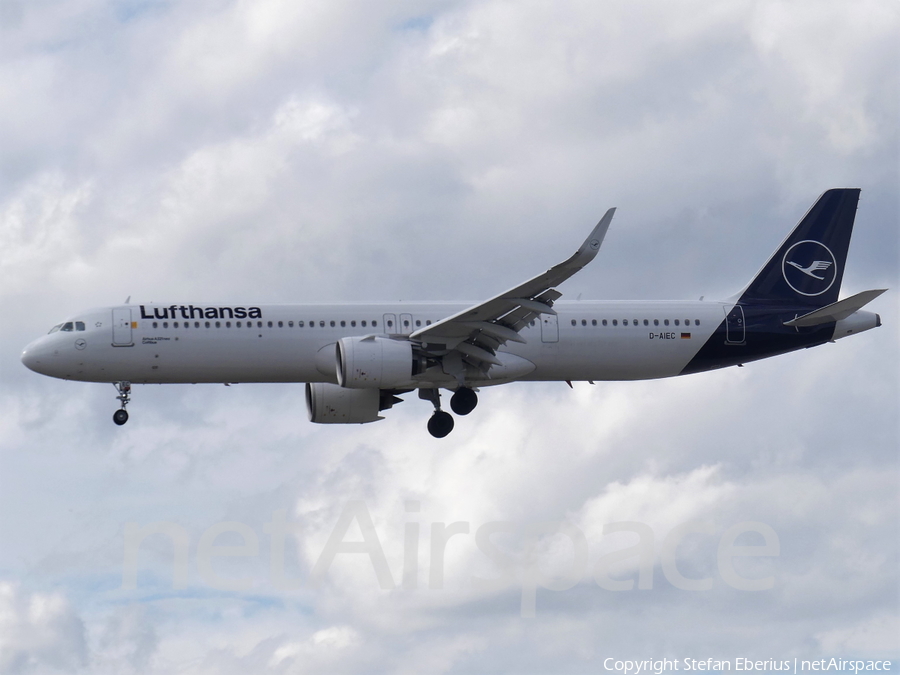 Lufthansa Airbus A321-271NX (D-AIEC) | Photo 393147