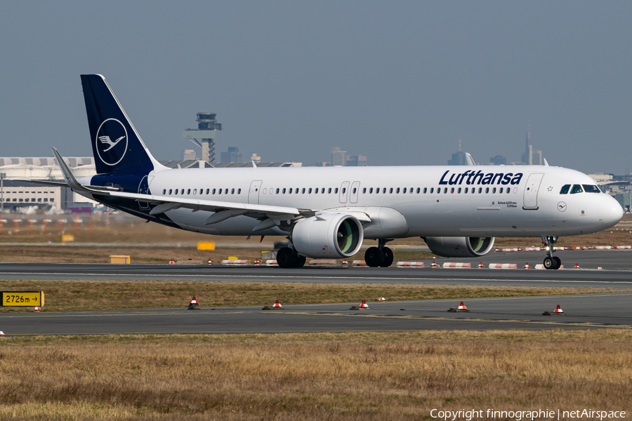 Lufthansa Airbus A321-271NX (D-AIEC) | Photo 500346