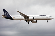 Lufthansa Airbus A321-271NX (D-AIEC) at  Tenerife Sur - Reina Sofia, Spain