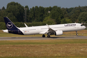 Lufthansa Airbus A321-271NX (D-AIEG) at  Hamburg - Fuhlsbuettel (Helmut Schmidt), Germany