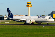 Lufthansa Airbus A321-271NX (D-AIEG) at  Hamburg - Fuhlsbuettel (Helmut Schmidt), Germany