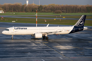Lufthansa Airbus A321-271NX (D-AIEM) at  Hamburg - Fuhlsbuettel (Helmut Schmidt), Germany