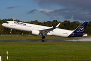 Lufthansa Airbus A321-271NX (D-AIEM) at  Hamburg - Fuhlsbuettel (Helmut Schmidt), Germany