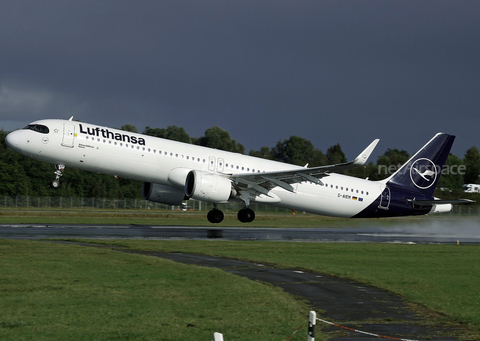Lufthansa Airbus A321-271NX (D-AIEM) at  Hamburg - Fuhlsbuettel (Helmut Schmidt), Germany
