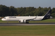 Lufthansa Airbus A321-271NX (D-AIEN) at  Hamburg - Fuhlsbuettel (Helmut Schmidt), Germany