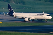 Lufthansa Airbus A321-271NX (D-AIEP) at  Hamburg - Fuhlsbuettel (Helmut Schmidt), Germany