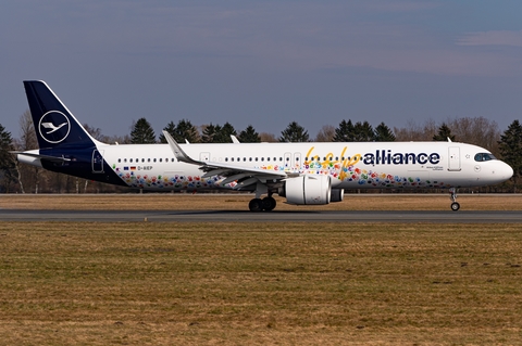 Lufthansa Airbus A321-271NX (D-AIEP) at  Hamburg - Fuhlsbuettel (Helmut Schmidt), Germany