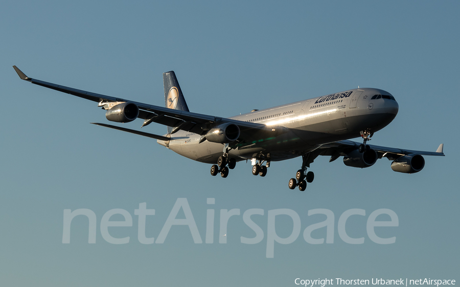Lufthansa Airbus A340-313X (D-AIFC) | Photo 136952