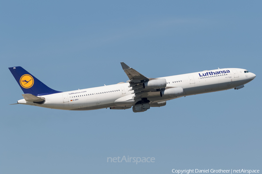 Lufthansa Airbus A340-313X (D-AIFD) | Photo 112570