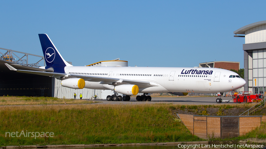 Lufthansa Airbus A340-313X (D-AIFD) | Photo 391624