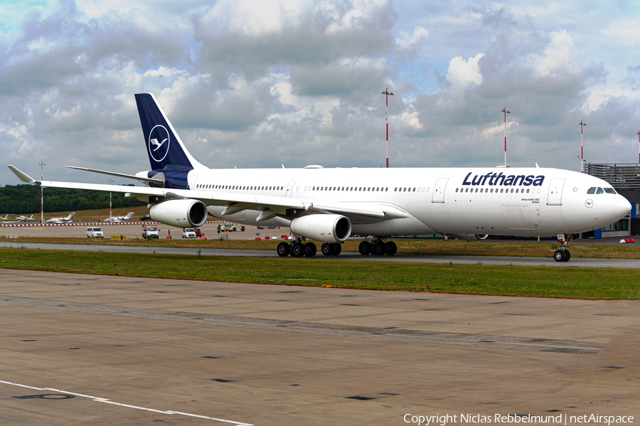 Lufthansa Airbus A340-313X (D-AIFD) | Photo 393073