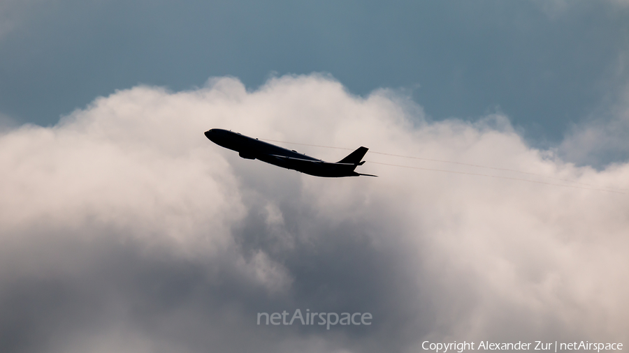 Lufthansa Airbus A340-313X (D-AIFE) | Photo 637561