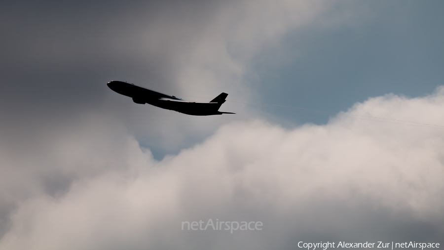 Lufthansa Airbus A340-313X (D-AIFE) | Photo 637562