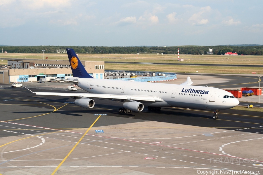 Lufthansa Airbus A340-311 (D-AIGA) | Photo 274208