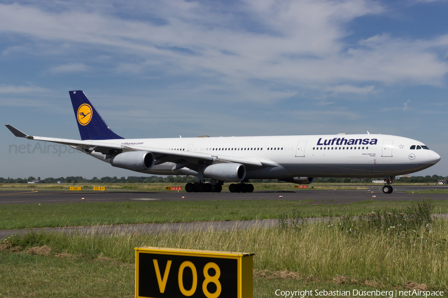 Lufthansa Airbus A340-313X (D-AIGT) | Photo 150630