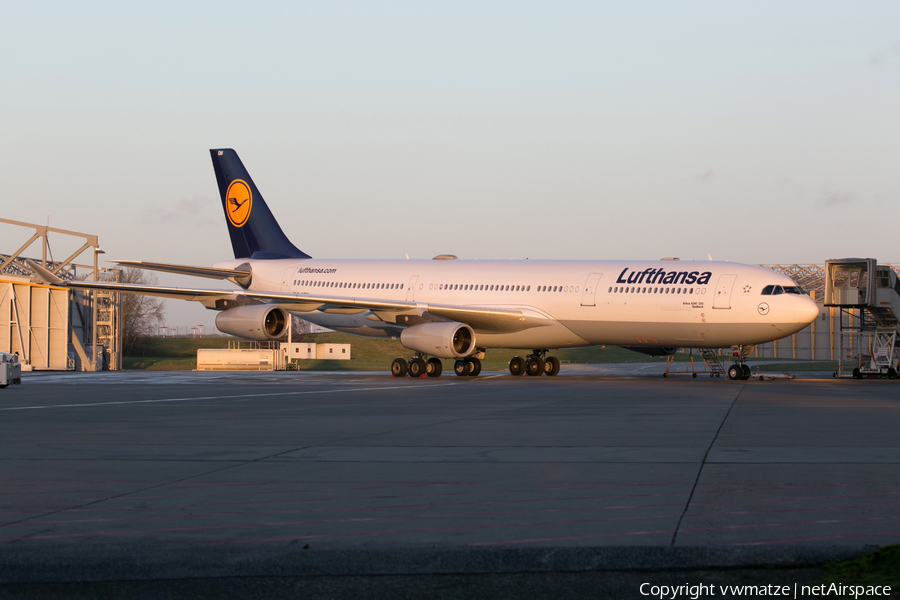 Lufthansa Airbus A340-313X (D-AIGW) | Photo 425812