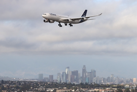 Lufthansa Airbus A340-313X (D-AIGY) at  Los Angeles - International, United States
