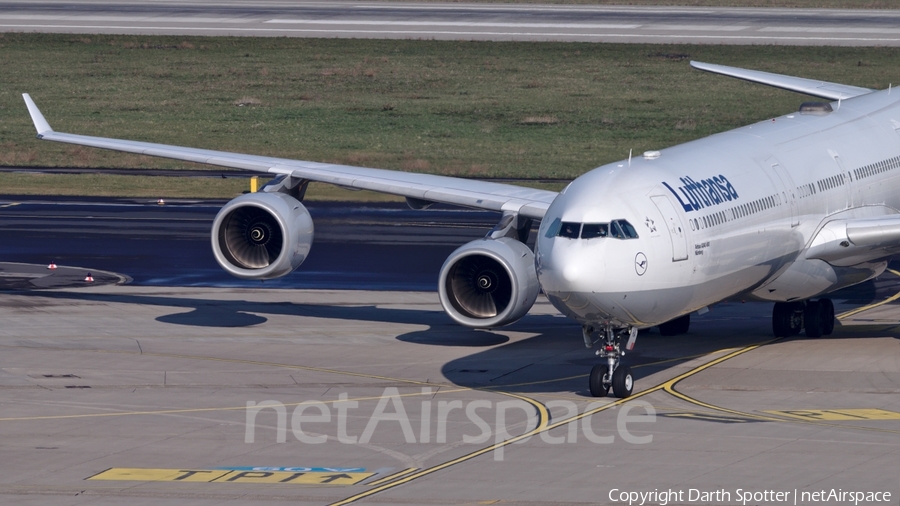 Lufthansa Airbus A340-642 (D-AIHA) | Photo 235090