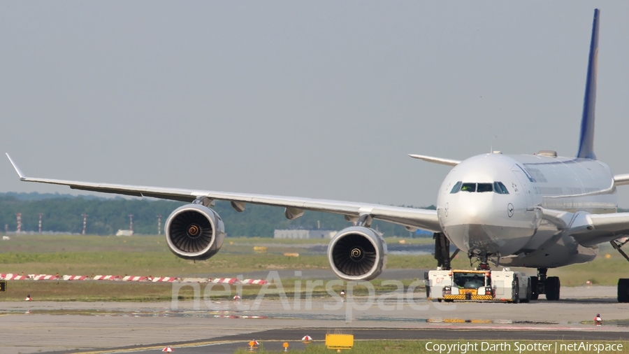 Lufthansa Airbus A340-642 (D-AIHB) | Photo 217585