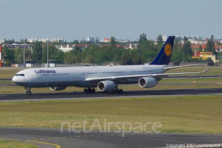 Lufthansa Airbus A340-642 (D-AIHC) | Photo 108370