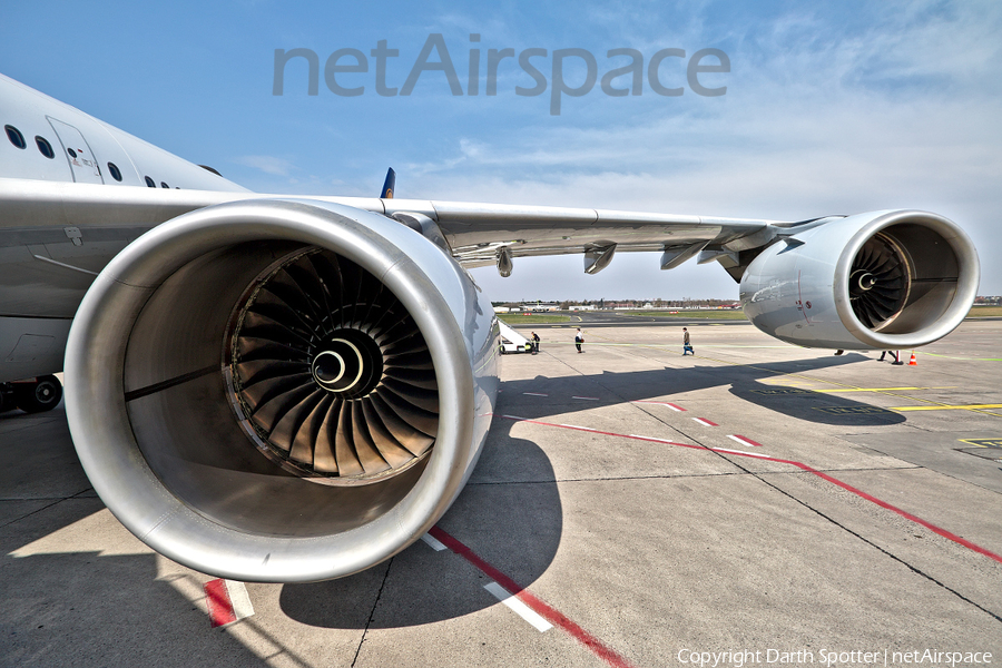 Lufthansa Airbus A340-642 (D-AIHD) | Photo 239924