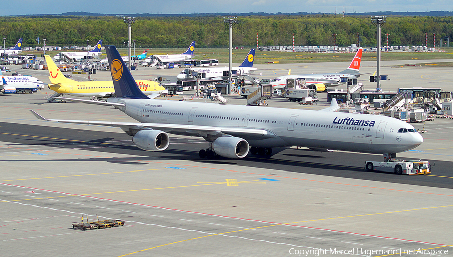 Lufthansa Airbus A340-642 (D-AIHE) | Photo 104231