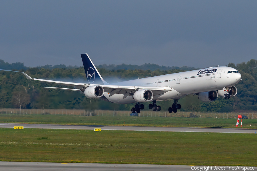 Lufthansa Airbus A340-642 (D-AIHI) | Photo 591787