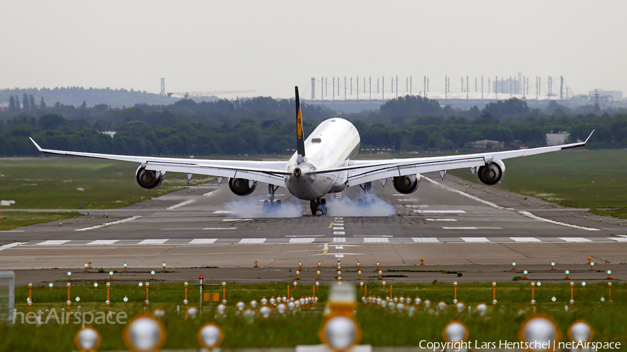 Lufthansa Airbus A340-642 (D-AIHL) | Photo 109212