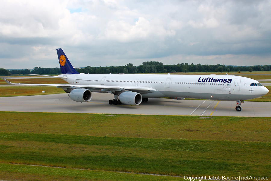 Lufthansa Airbus A340-642 (D-AIHL) | Photo 176936