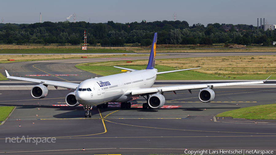 Lufthansa Airbus A340-642 (D-AIHS) | Photo 114801