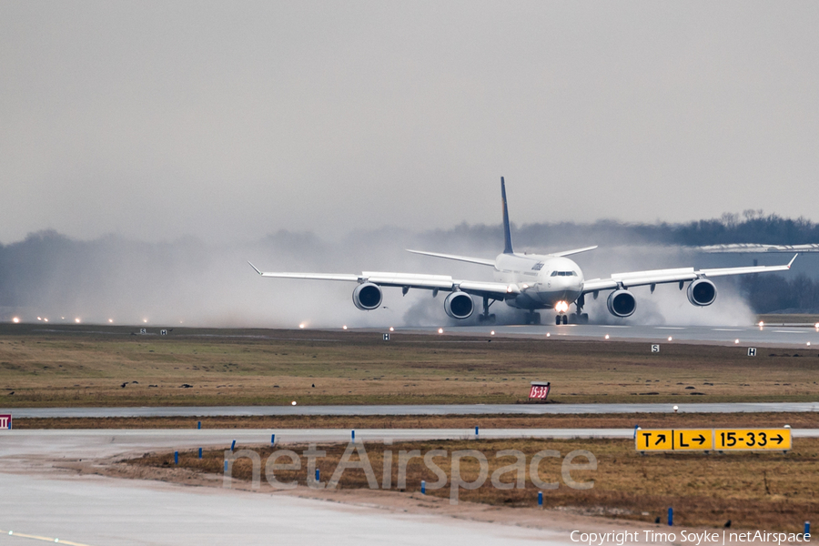 Lufthansa Airbus A340-642 (D-AIHS) | Photo 22358
