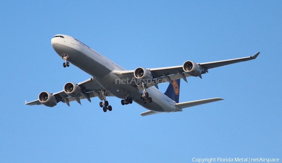 Lufthansa Airbus A340-642X (D-AIHT) | Photo 312692