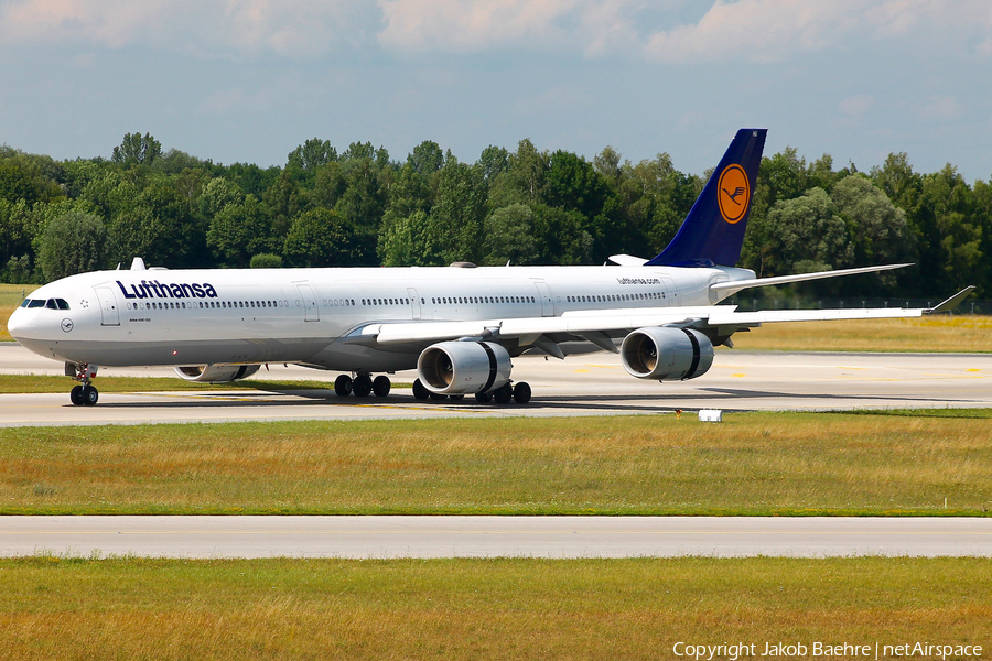 Lufthansa Airbus A340-642X (D-AIHU) | Photo 176949