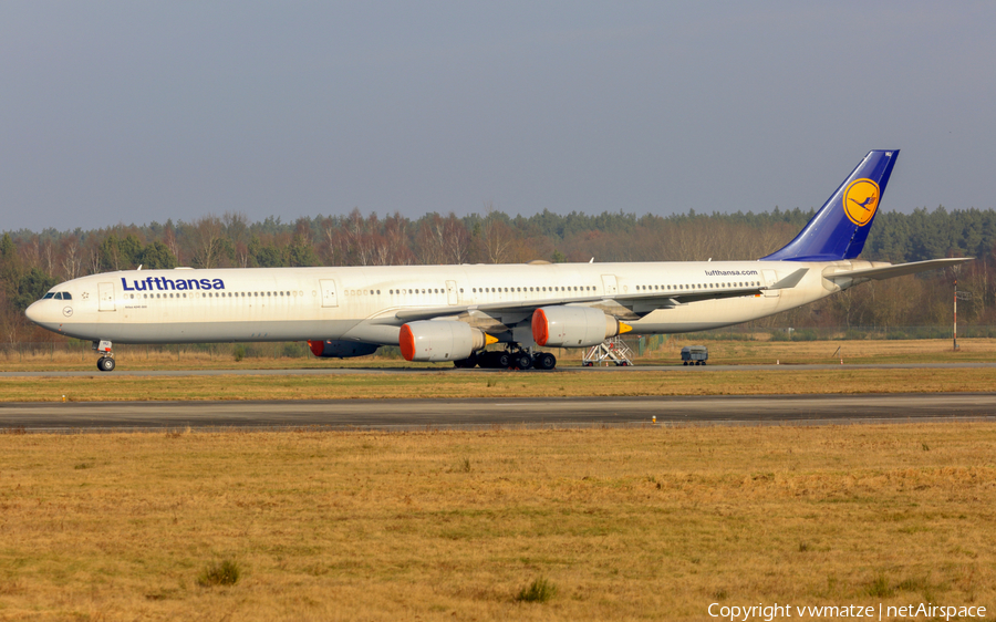 Lufthansa Airbus A340-642X (D-AIHU) | Photo 220609