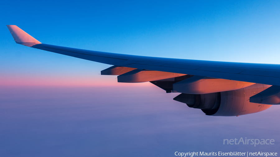 Lufthansa Airbus A340-642X (D-AIHY) | Photo 251490