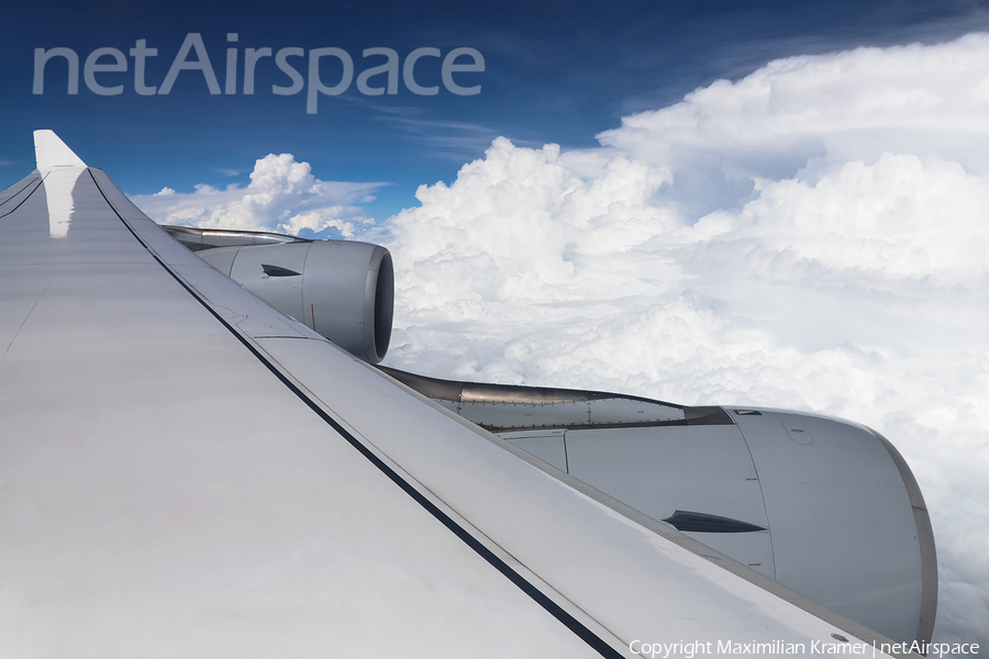 Lufthansa Airbus A340-642X (D-AIHY) | Photo 389775