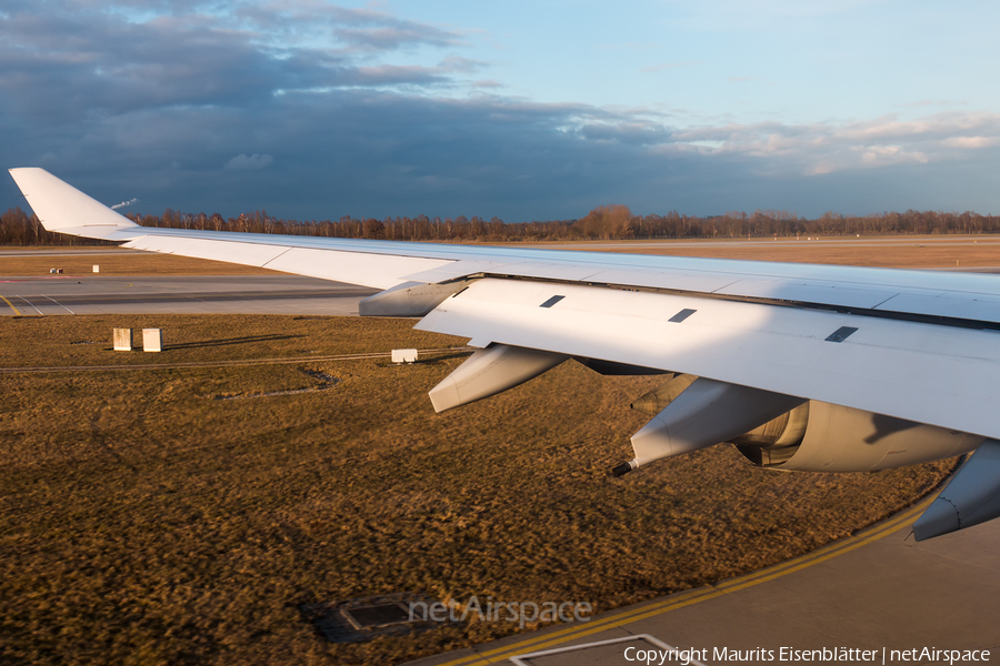 Lufthansa Airbus A340-642X (D-AIHY) | Photo 251483