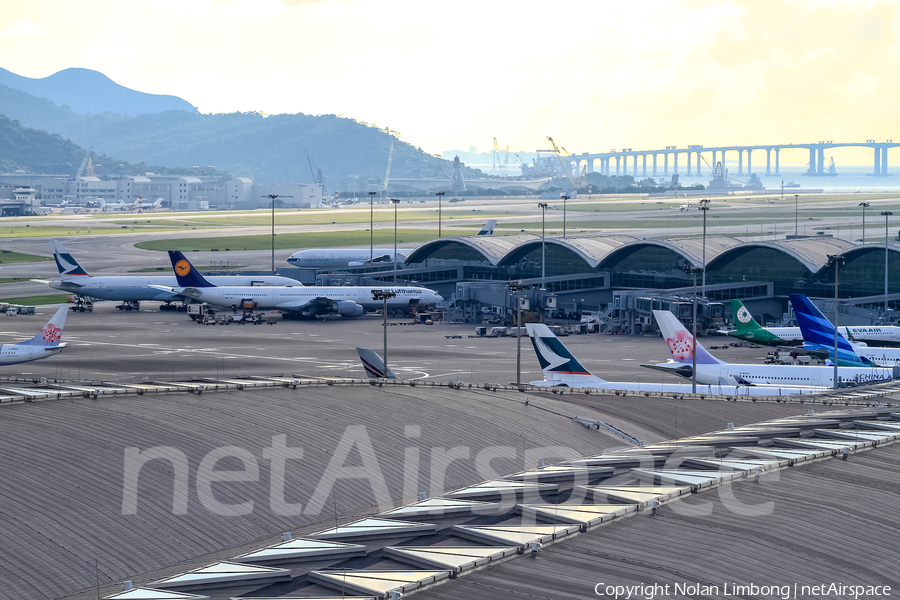 Lufthansa Airbus A340-642X (D-AIHZ) | Photo 377370
