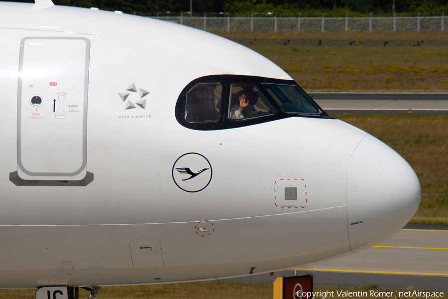 Lufthansa Airbus A320-271N (D-AIJC) | Photo 509873