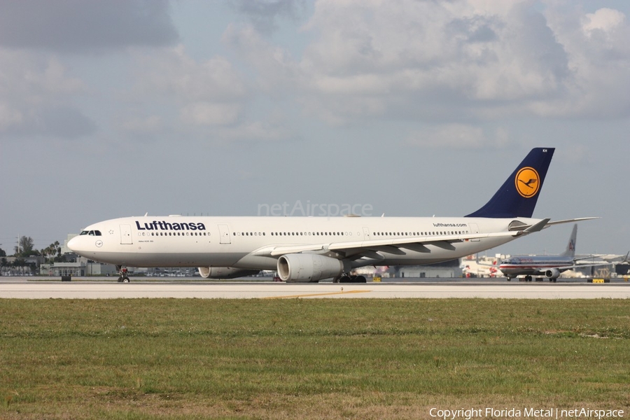 Lufthansa Airbus A330-343X (D-AIKH) | Photo 305258