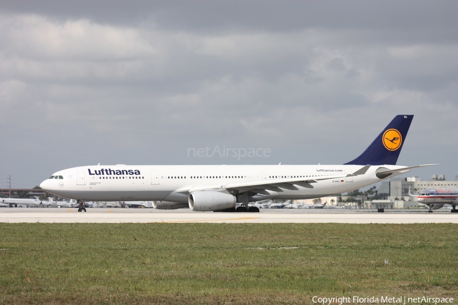 Lufthansa Airbus A330-343X (D-AIKL) | Photo 305262