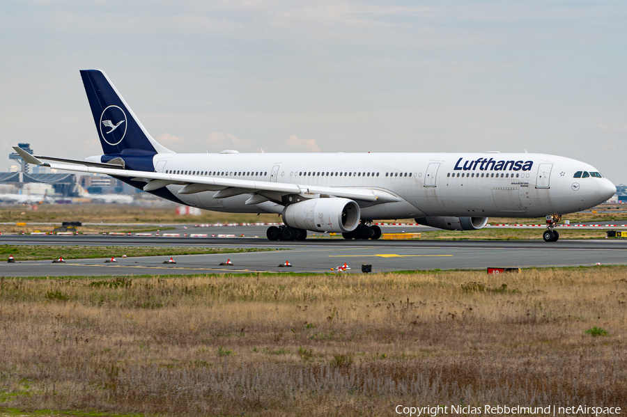 Lufthansa Airbus A330-343X (D-AIKP) | Photo 528397