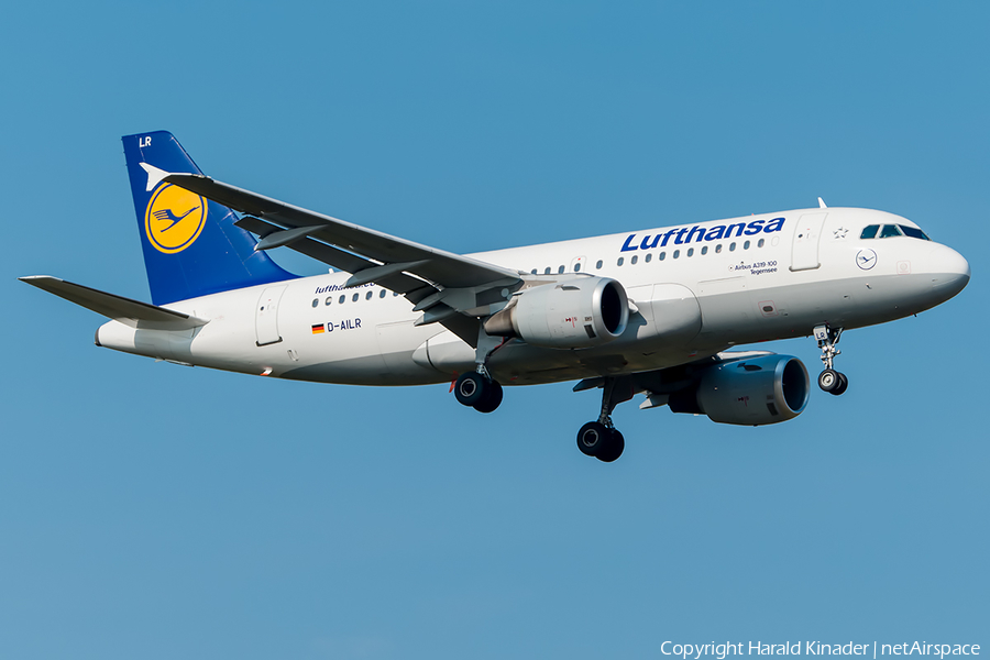Lufthansa Airbus A319-114 (D-AILR) | Photo 295398