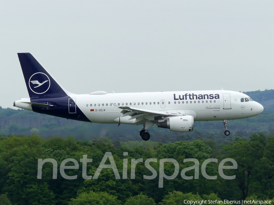 Lufthansa Airbus A319-114 (D-AILW) | Photo 570428