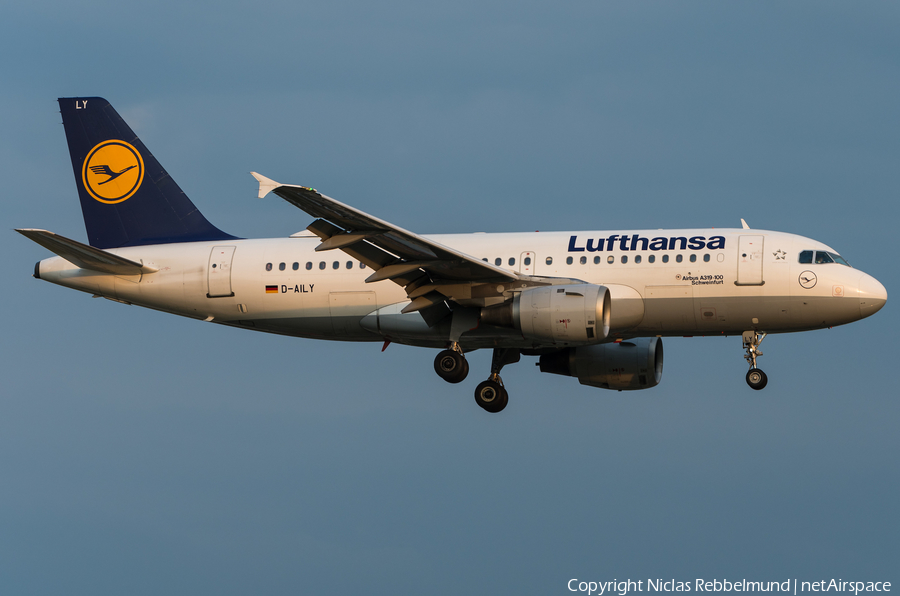 Lufthansa Airbus A319-114 (D-AILY) | Photo 345141