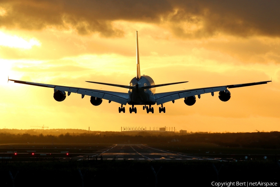 Lufthansa Airbus A380-841 (D-AIMB) | Photo 40371